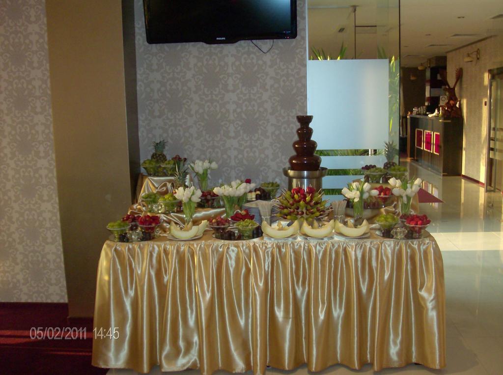 Hotel Condor Drobeta Turnu Severin Dış mekan fotoğraf