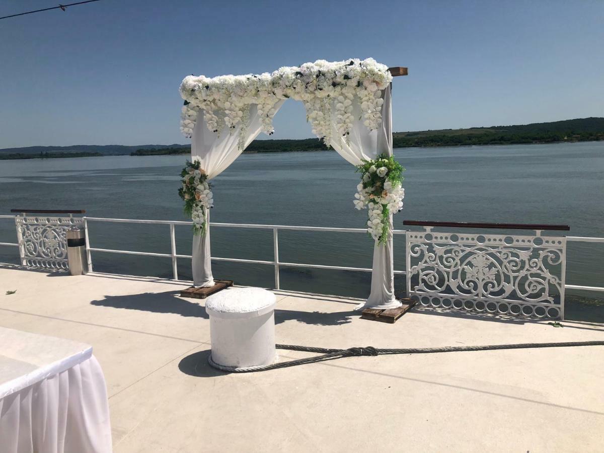 Hotel Condor Drobeta Turnu Severin Dış mekan fotoğraf